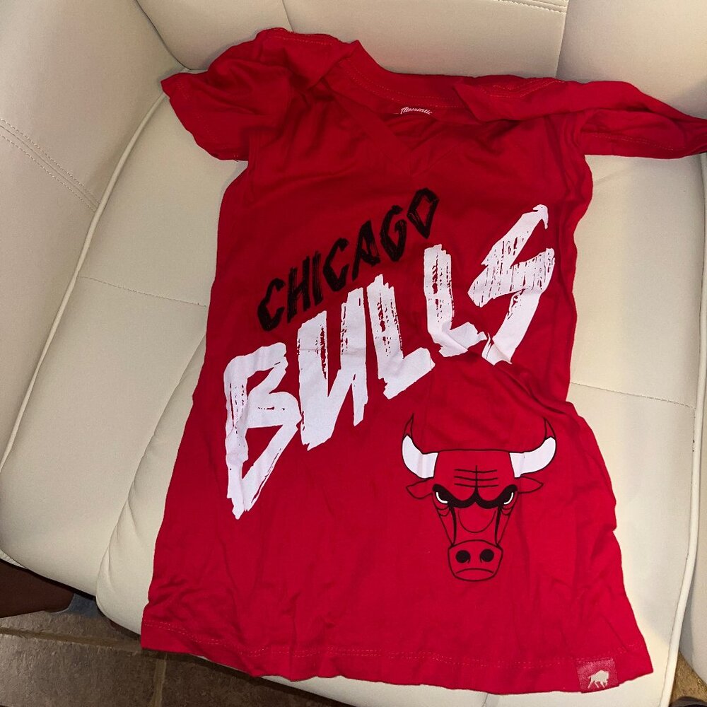 Chicago Bulls T-shirt - Womens SM